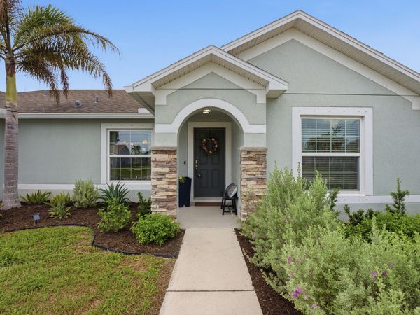 183 SW NORTH WAKEFIELD Circle, Port St. Lucie, FL 34953