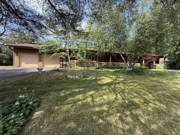 4497 S Oak Leaf Court , Vadnais Heights, MN 55127