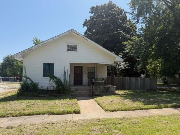 104 NE F Street NE, Miami, OK 74354