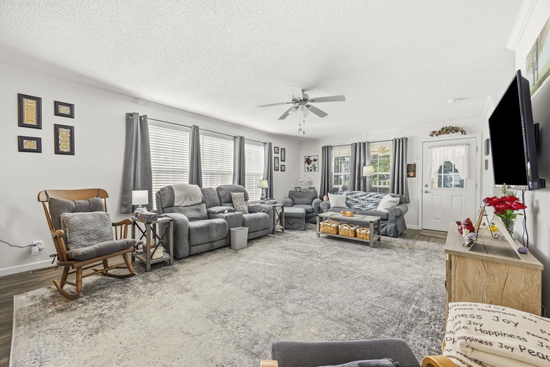 1004 Greencrest Ct. Photo 6