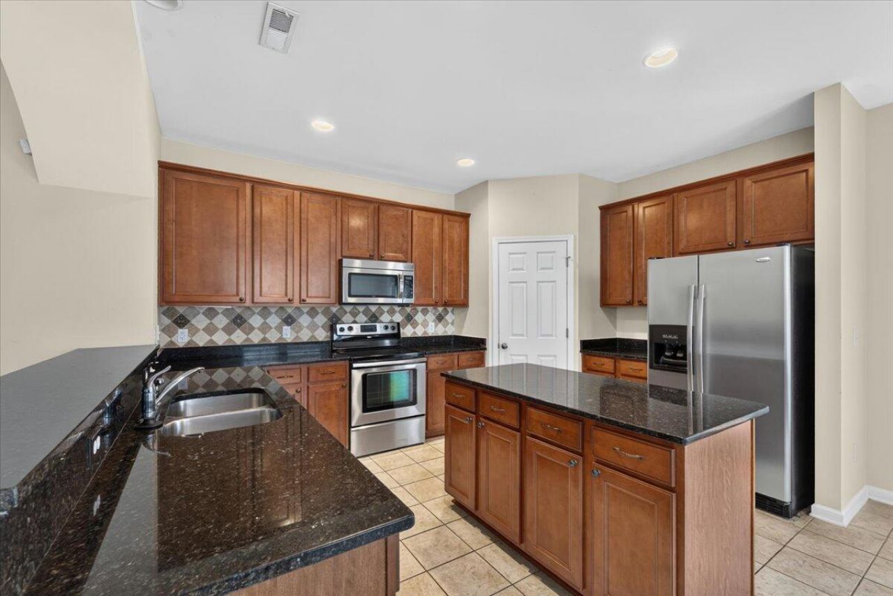 289 Oglethorpe Circle Photo 10