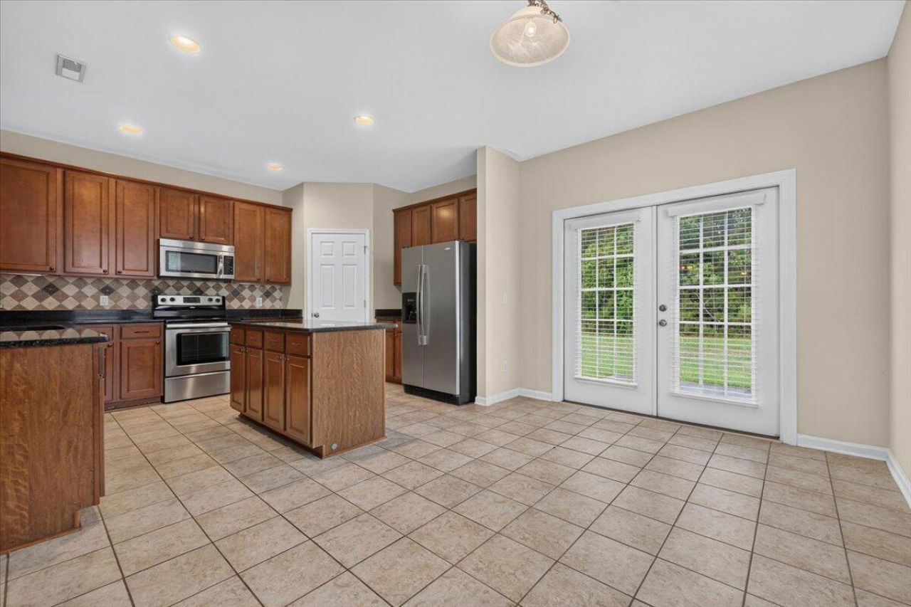 289 Oglethorpe Circle Photo 7