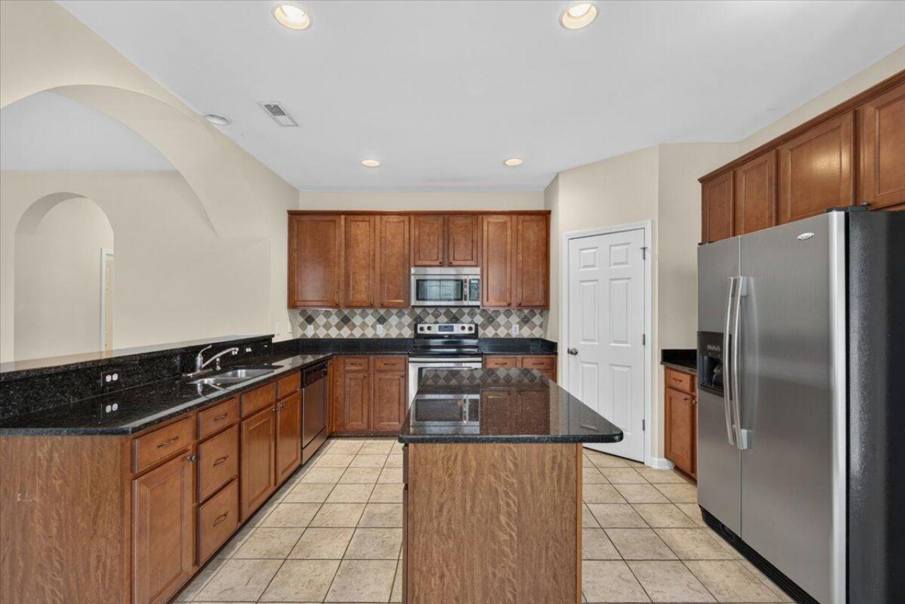 289 Oglethorpe Circle Photo 9