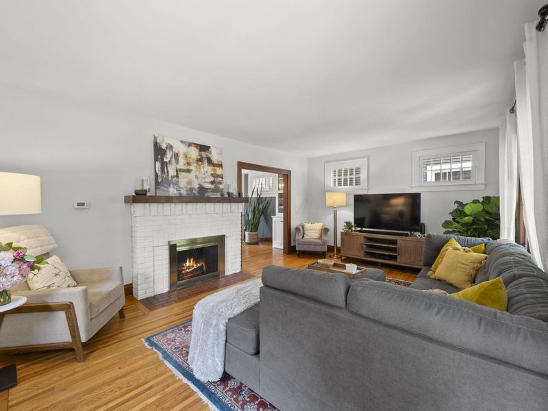 181 Tibet Road, Columbus, OH 43202 Photo 5