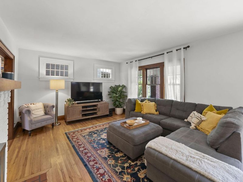 181 Tibet Road, Columbus, OH 43202 Photo 7