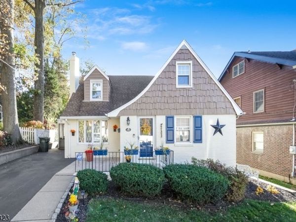 81 W Gouverneur Ave, Rutherford, NJ 07070