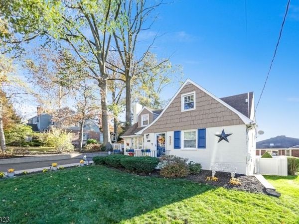 81 W Gouverneur Ave, Rutherford, NJ 07070