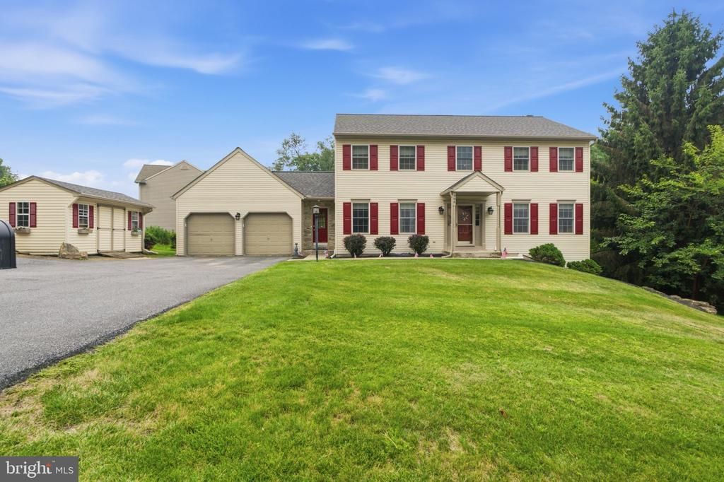 906 HIDDEN HOLLOW DRIVE , GAP, PA 17527