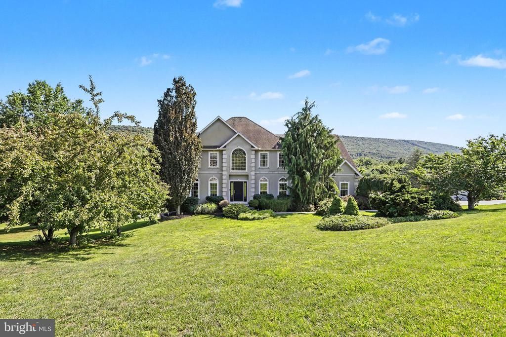 1481 STONEY MOUNTAIN WAY, DAUPHIN, PA 17018