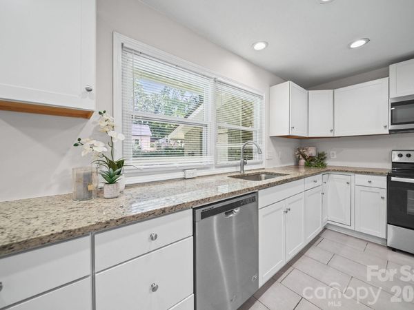 4316 Mckinley Drive , Charlotte, NC 28208