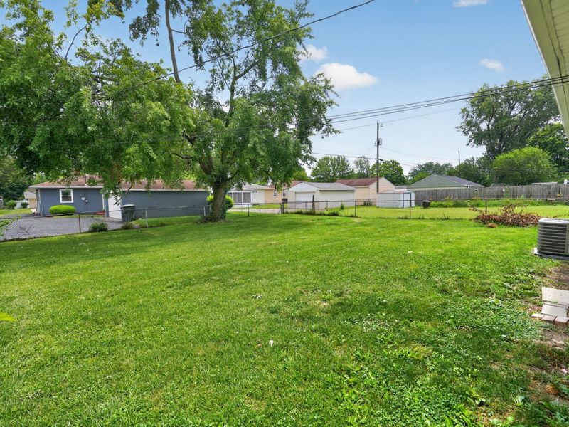 858 W Stephen Drive W, Columbus, OH 43204 Photo 12