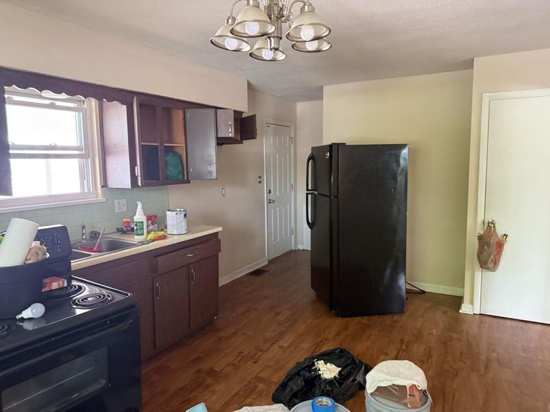858 W Stephen Drive W, Columbus, OH 43204 Photo 2