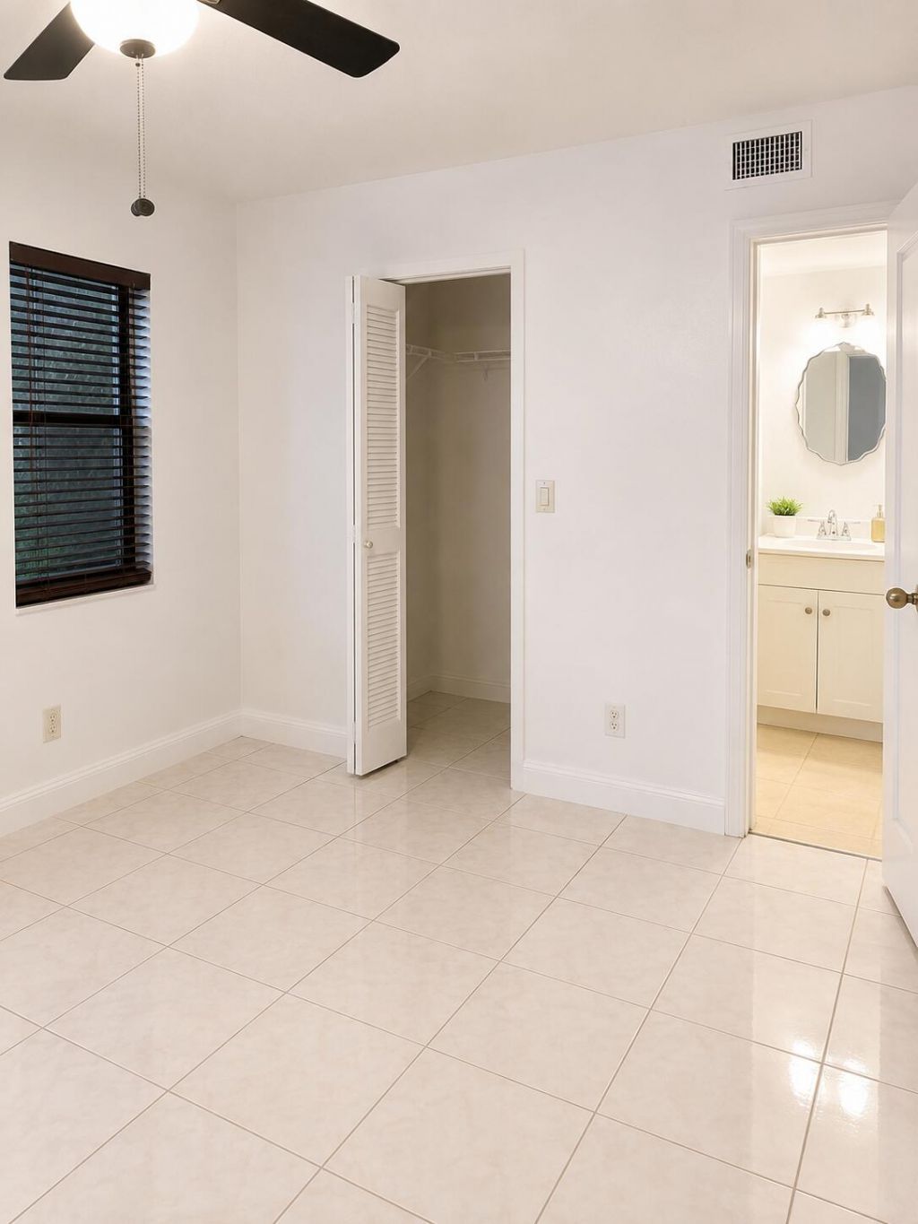 871 NE 207th Lane, Unit 104-15, Miami, FL 33179 Photo