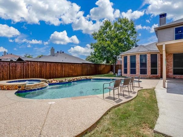 1102 Waterside Court , Mesquite, TX 75181