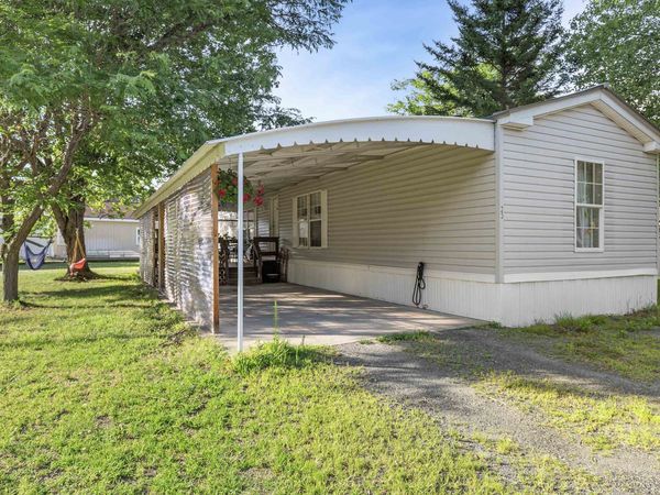 23 Family Circle, Hartland, VT 05048