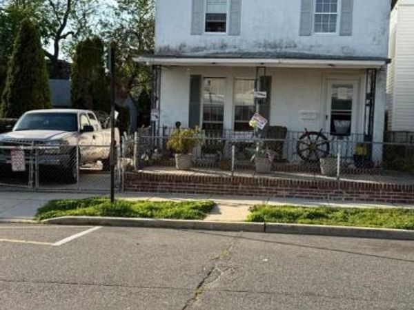 4 W 9TH STREET , MARCUS HOOK, PA 19061