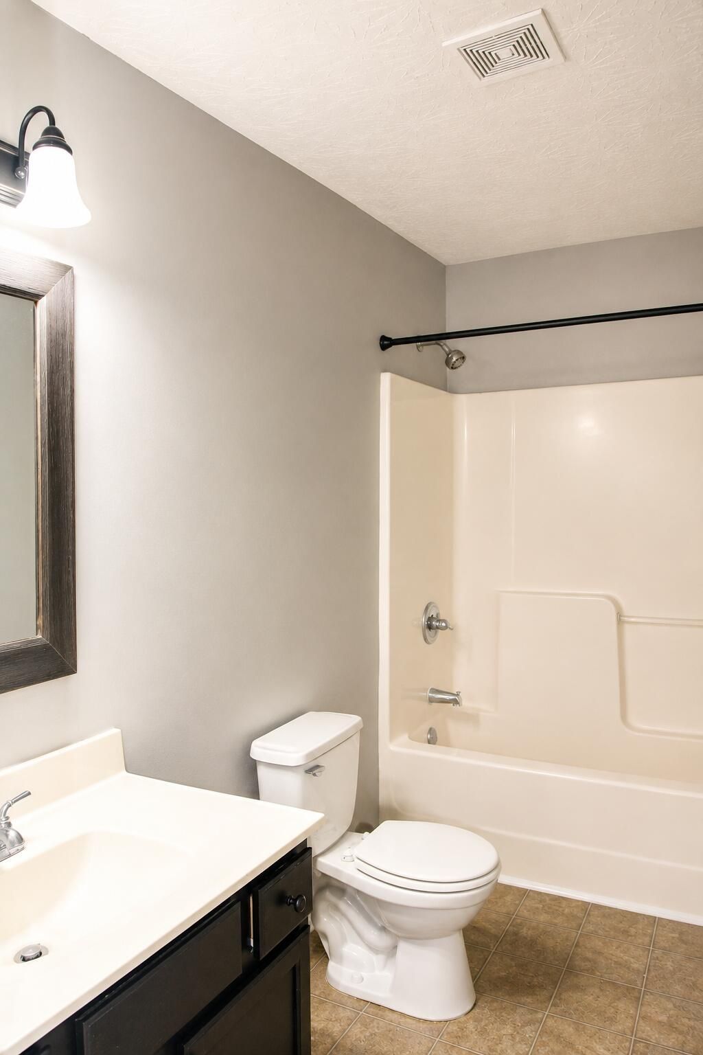 116 Jason Circle, Unit 116-142, Berea, KY 40403 Main Photo