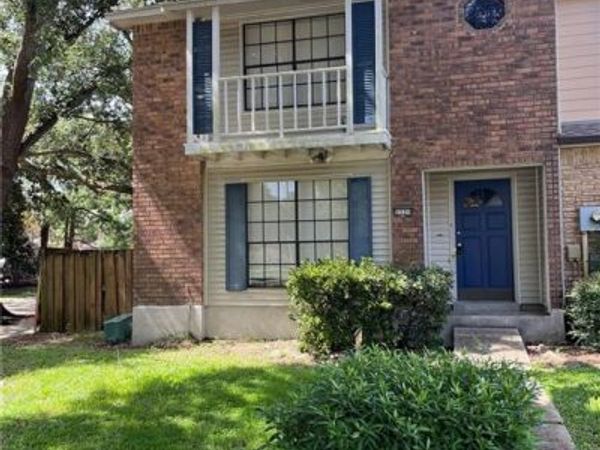 2321 OXFORD Place, Gretna, LA 70056