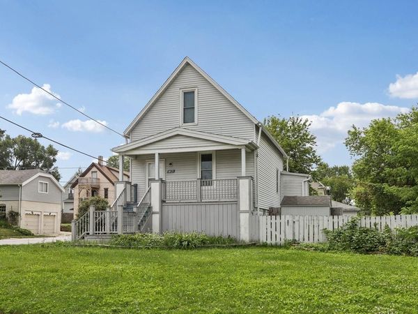 1401 Manitoba AVENUE, South Milwaukee, WI 53172