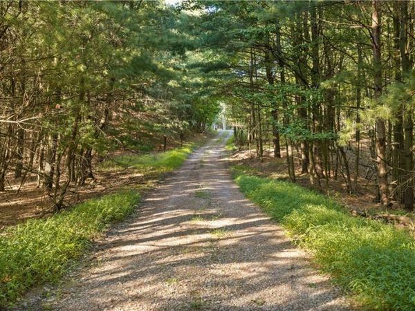 8371 French Hill Road NW, Bolivar, OH 44612