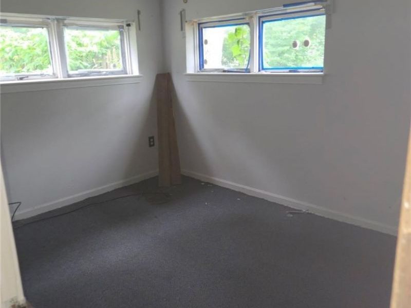 375 Bon Air Avenue, Elyria, OH 44035 Photo 6