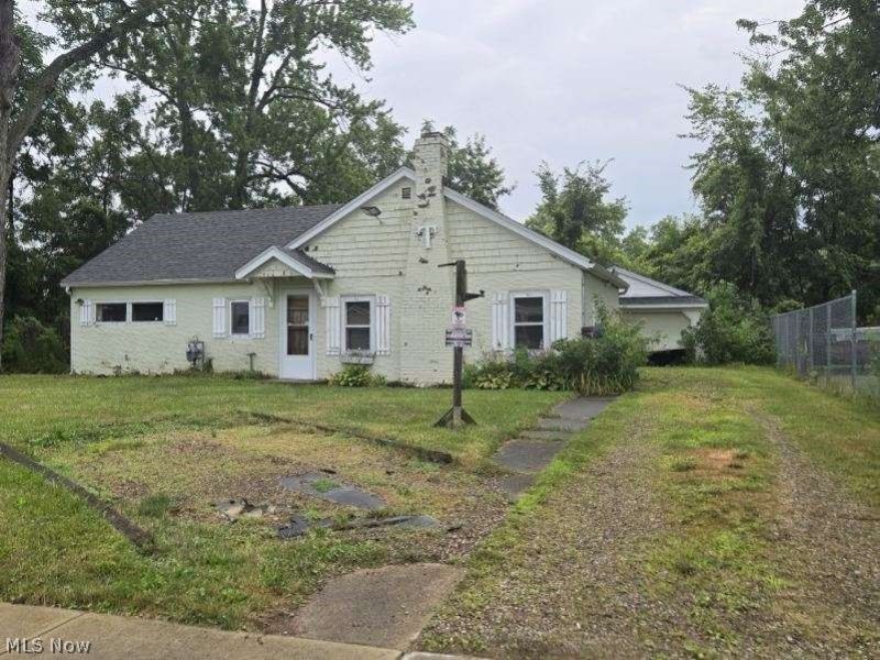 375 Bon Air Avenue, Elyria, OH 44035 Photo 9