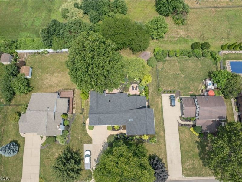 6215 Bayside Street NW, Canton, OH 44718 Photo 2