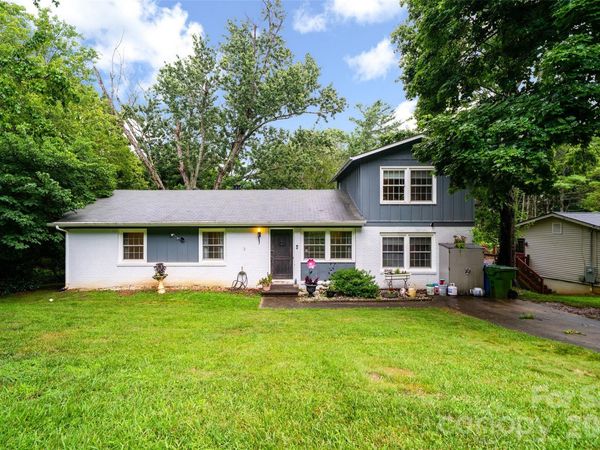6 Hillview Circle, Asheville, NC 28805