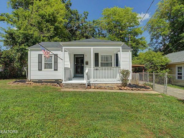 3210 Dempster St, Knoxville, TN 37917