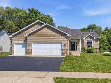 806 3rd Avenue SE, Cold Spring, MN 56320