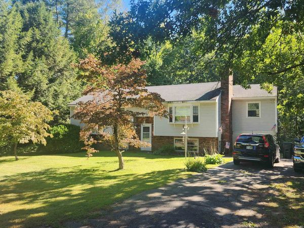 12 Southwood Drive, Londonderry, NH 03053