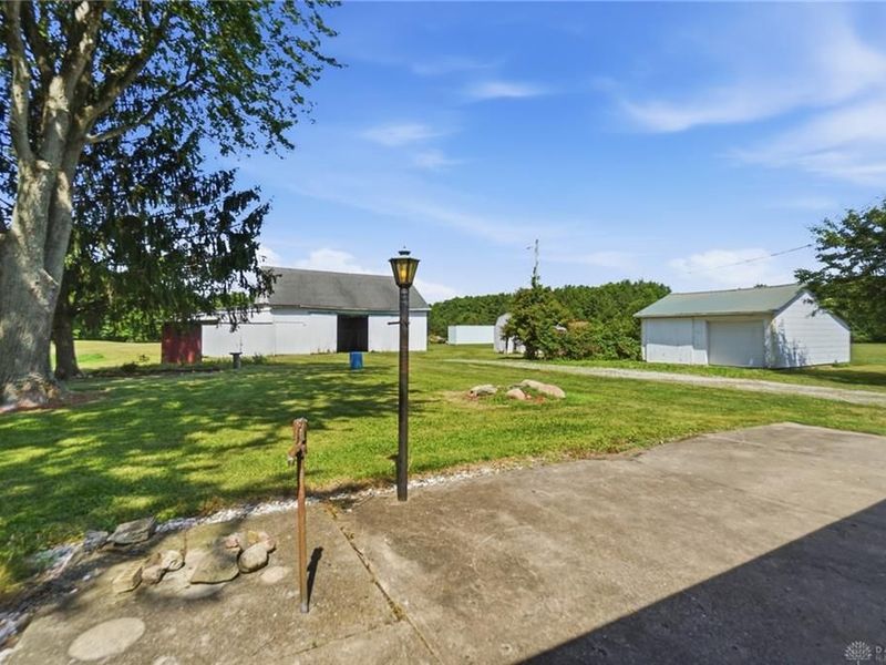 8601 Lochard Road, Sidney, OH 45365 Photo 27