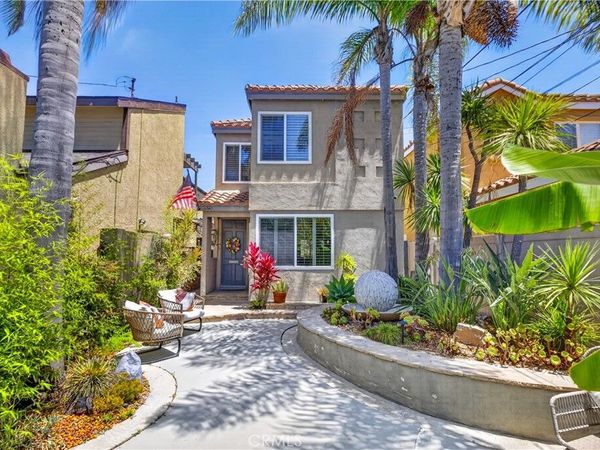 330 Ultimo Avenue , Long Beach, CA 90814