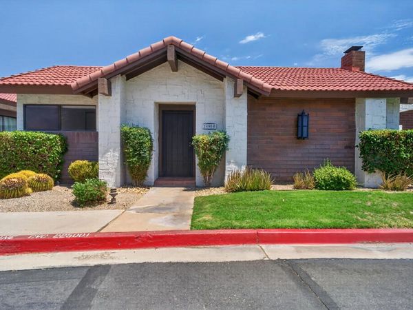 2490 E Miramonte Circle, Unit B, Palm Springs, CA 92264