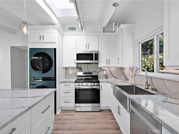 1435 Bluebird Canyon Drive , Laguna Beach, CA 92651
