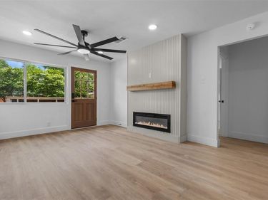 2938 Hillglenn Road, Dallas, TX 75228
