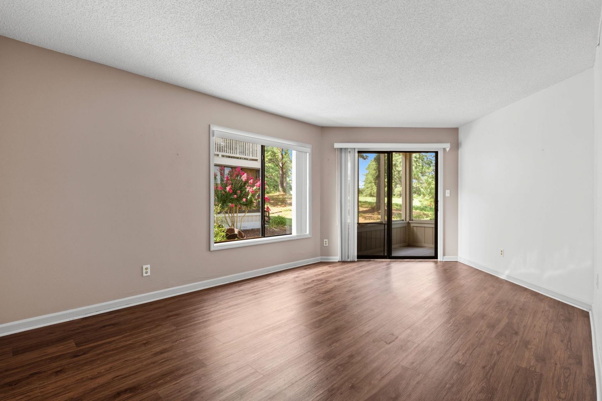 4206 Pinehurst Circle  Photo 14