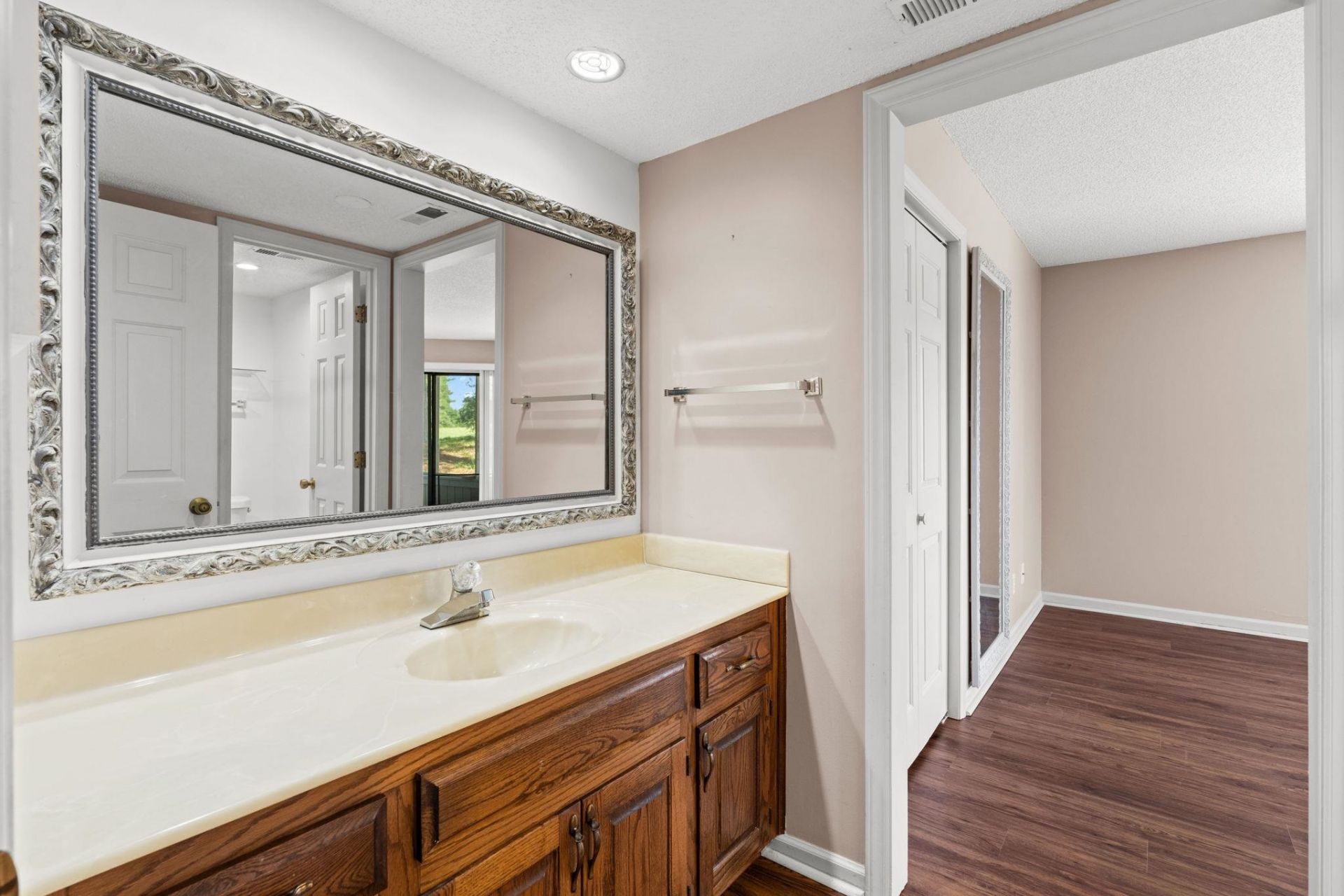 4206 Pinehurst Circle  Photo 16