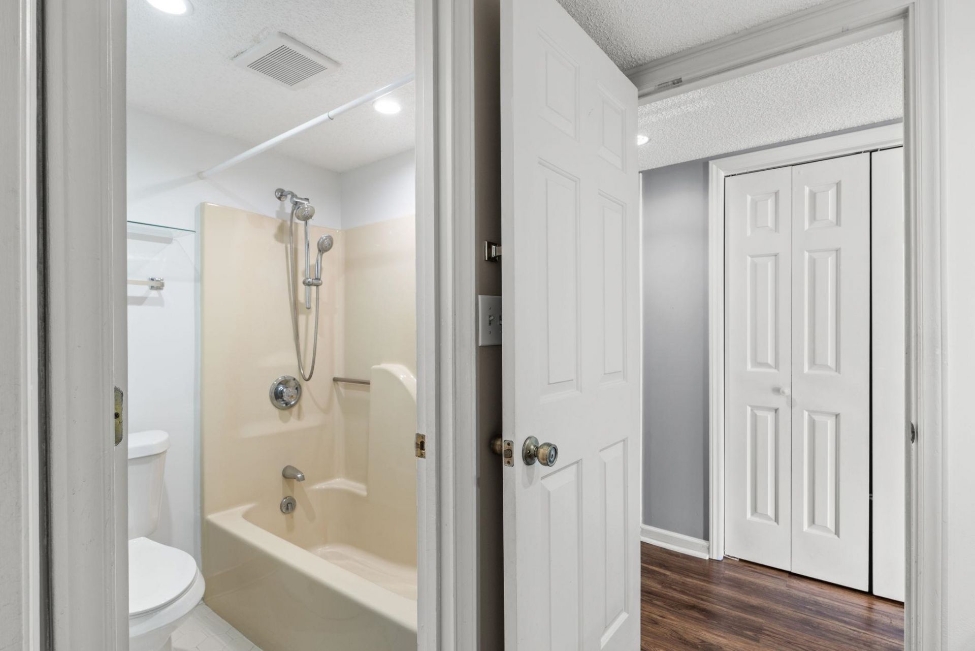 4206 Pinehurst Circle  Photo 24