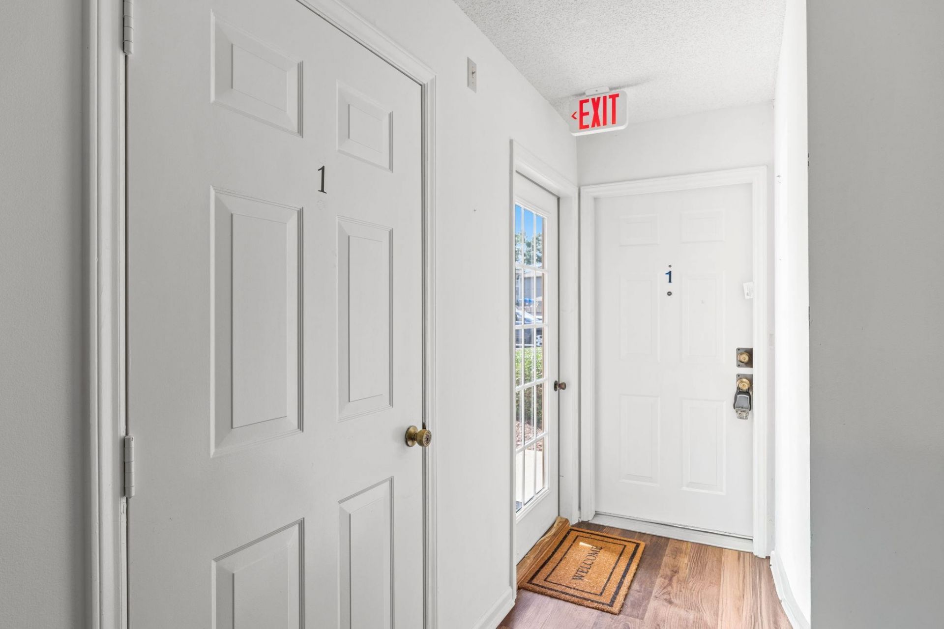 4206 Pinehurst Circle  Photo 4