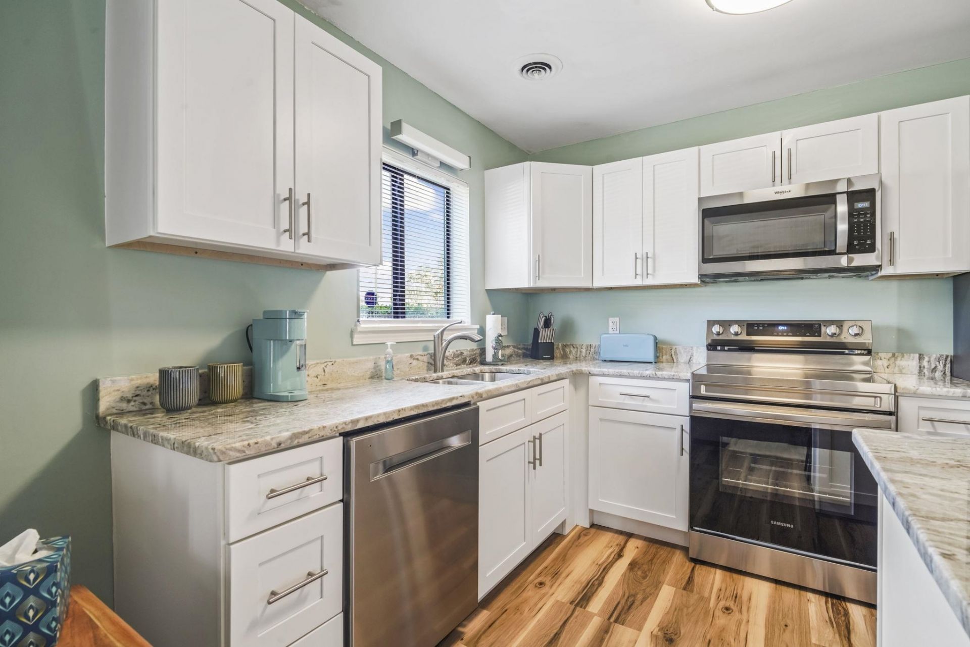 1880 Colony Dr. Photo 15