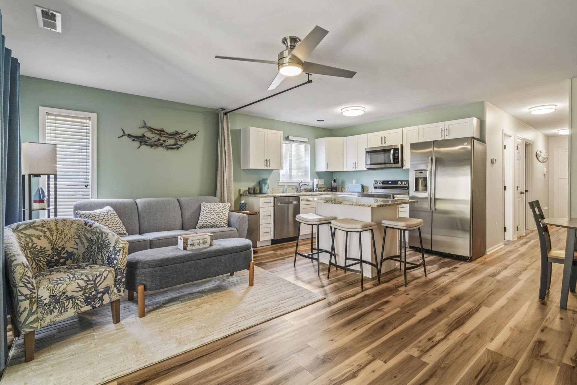 1880 Colony Dr. Photo 4