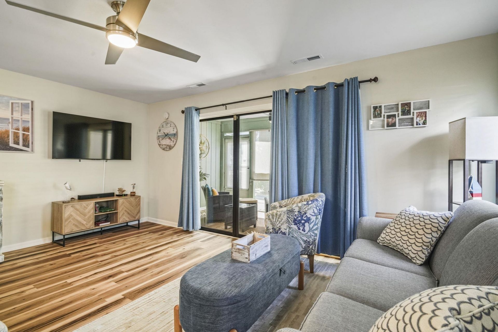1880 Colony Dr. Photo 6