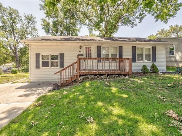 412 W Insley Avenue, Bonner Springs, KS 66012