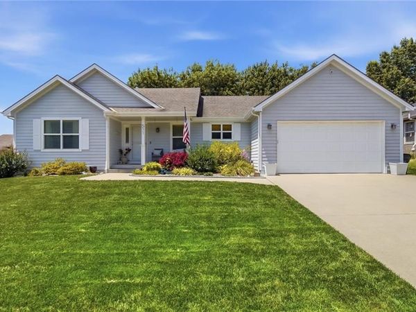 511 N Rebecca Lane, Lawrence, KS 66044