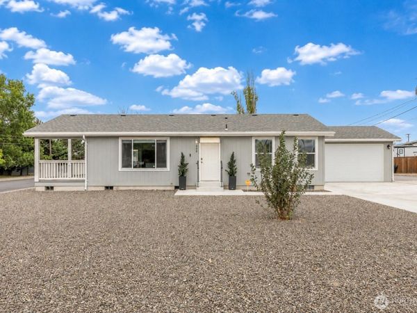 906 S C Street , Moses Lake, WA 98837