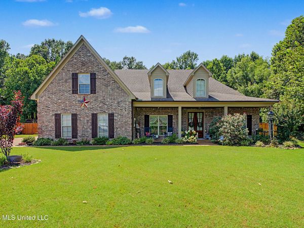 927 Shadow View Drive, Hernando, MS 38632