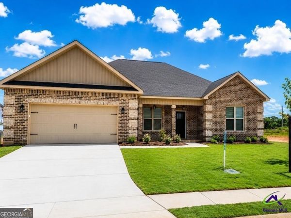 303 Firelight Drive, Byron, GA 31008