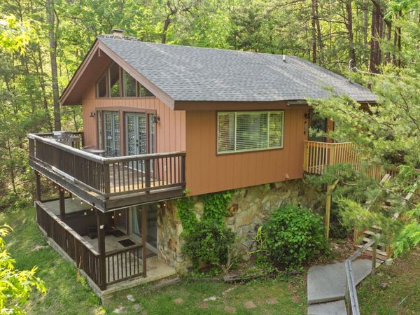 715 Upper Windsor Way , Gatlinburg, TN 37738