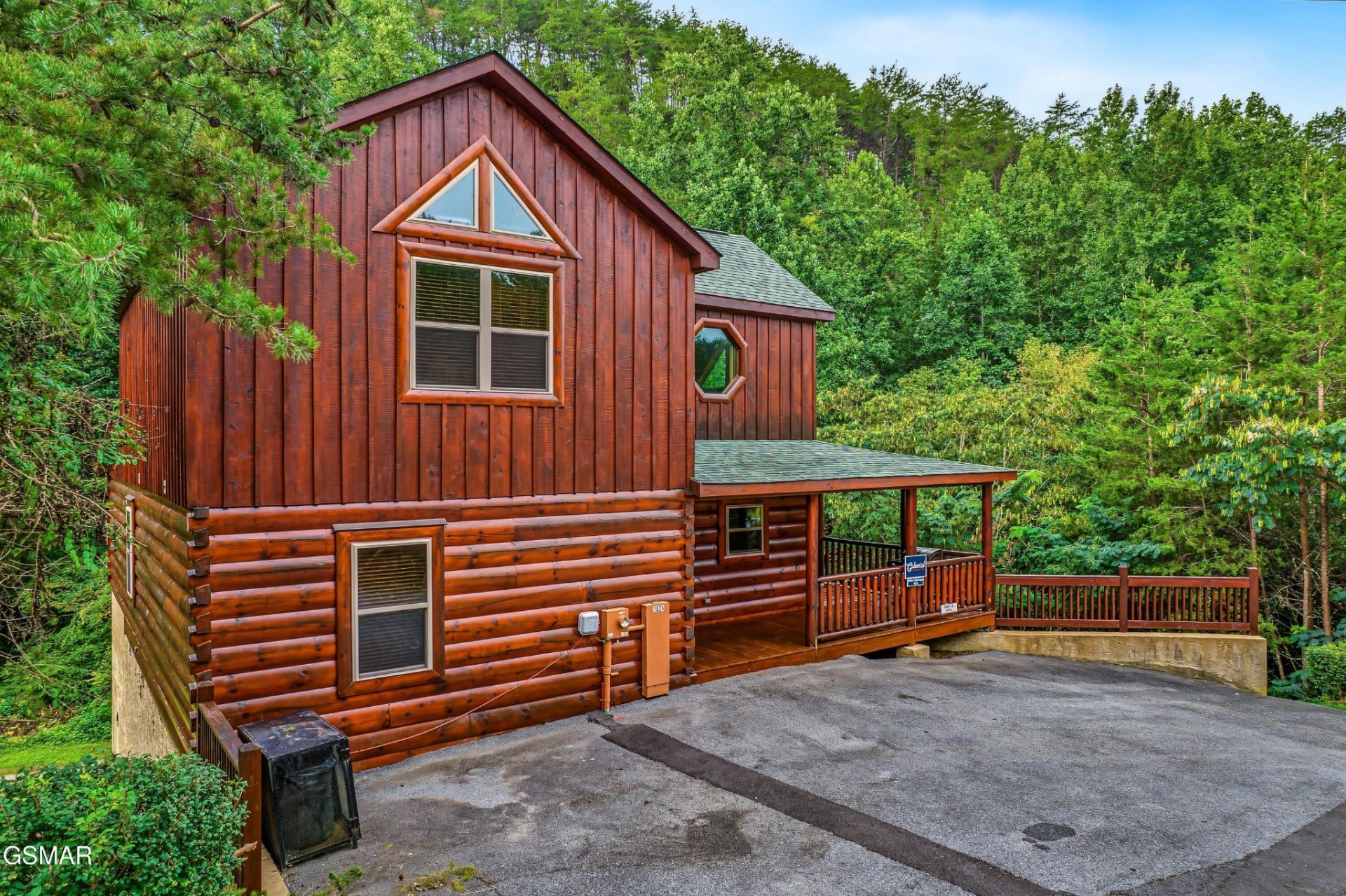 1924 Bear Creek Falls Way, Sevierville, TN 37876 Main Photo